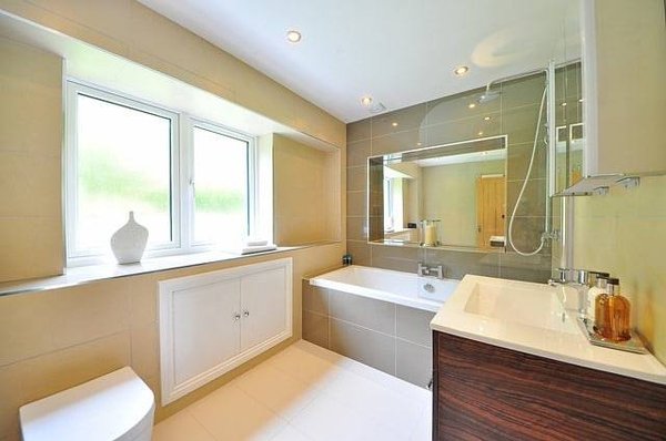 10 Astuces pour Optimiser l'Aménagement de Votre Salle de Bain